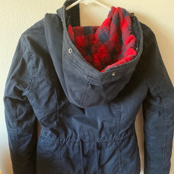 Women’s winter jacket! - Picture 3 of 3